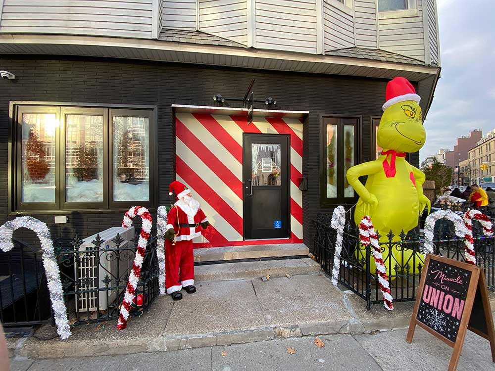 Miracle on Union, former Thief Bar, is a holiday pop up